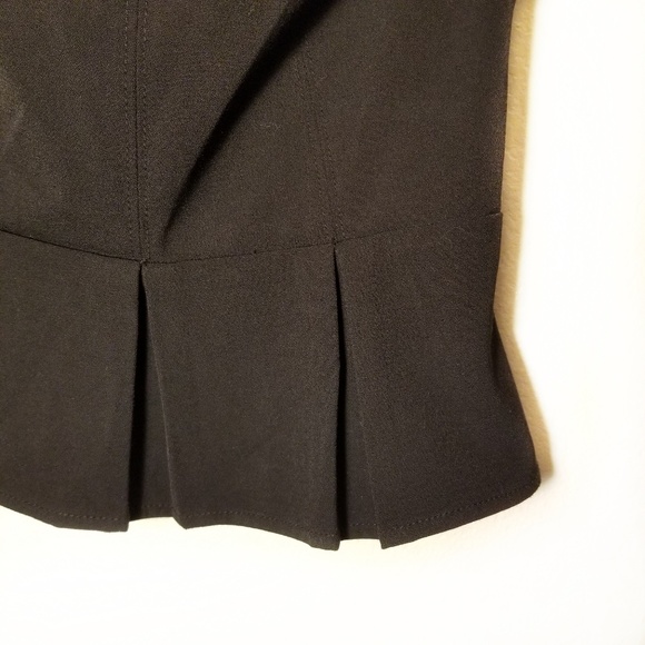Urban Outfitters | Flirty Black Peplum Crop Top - Picture 4 of 7